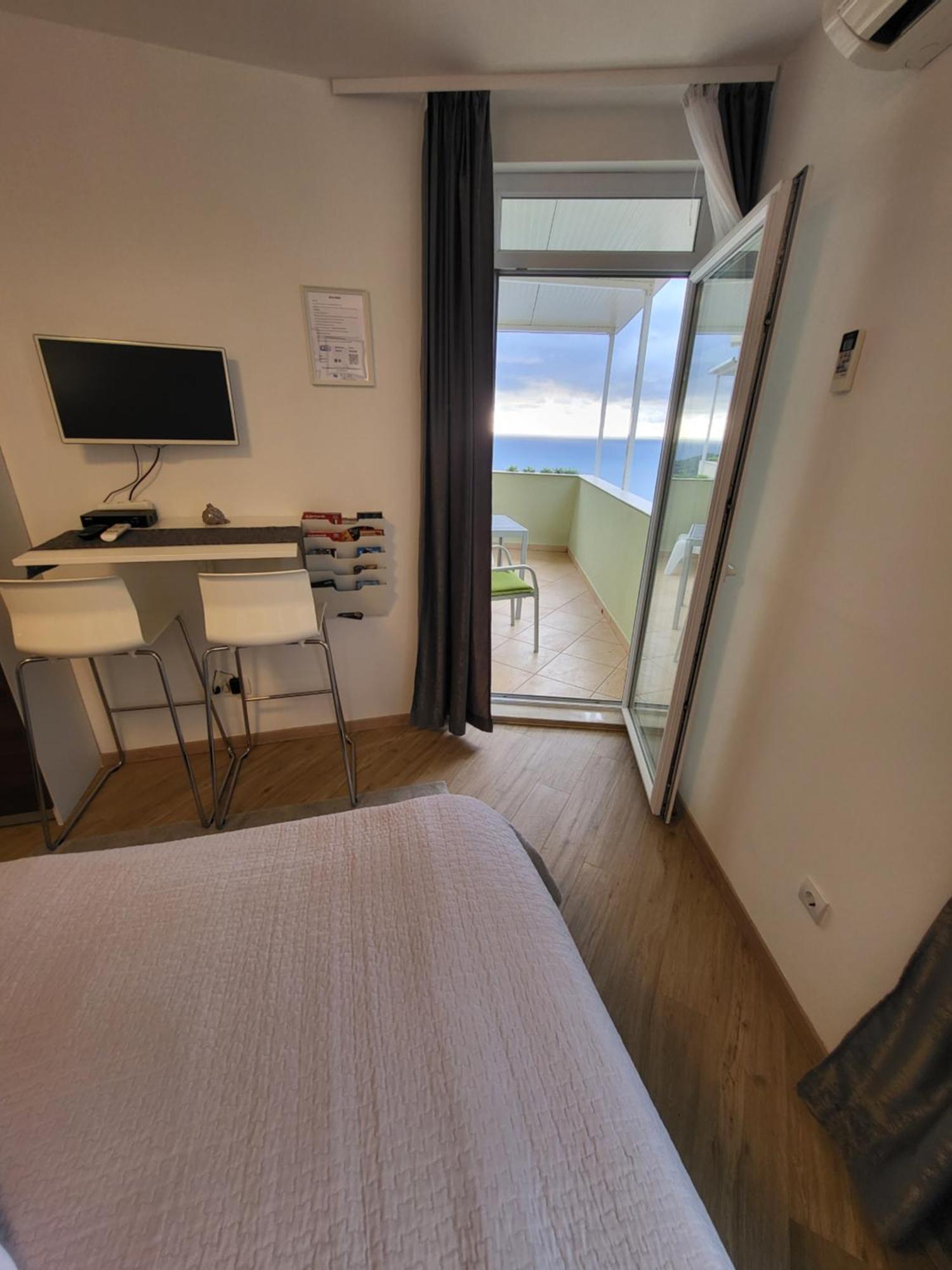 Blue Star Apartment